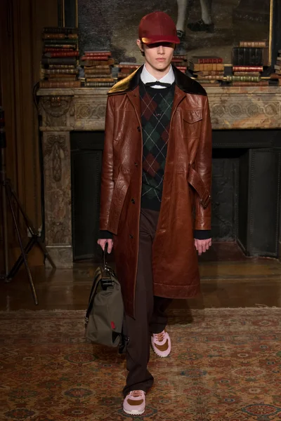 Look 22